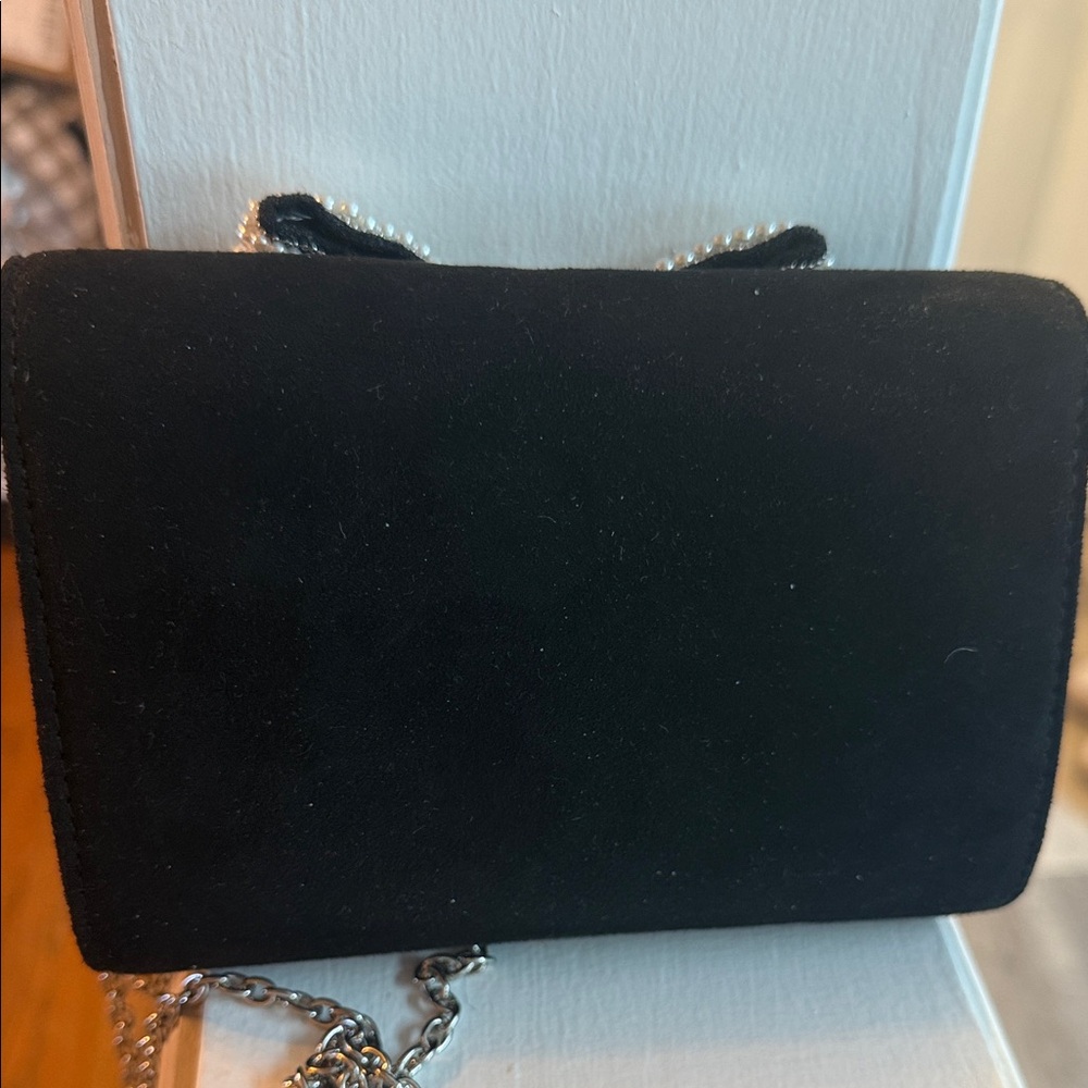 Elegant Black Clutch with Pearl Bow - Picture 2 of 6